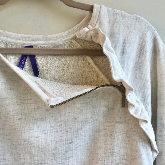 Seraphine | Cream Ruffle Zipper Nursing Top - Picture 2 of 5